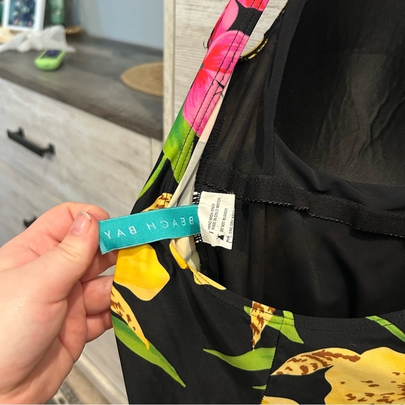 Beach Bay Black Floral One-Piece Swimsuit - size 16 - Picture 5 of 6